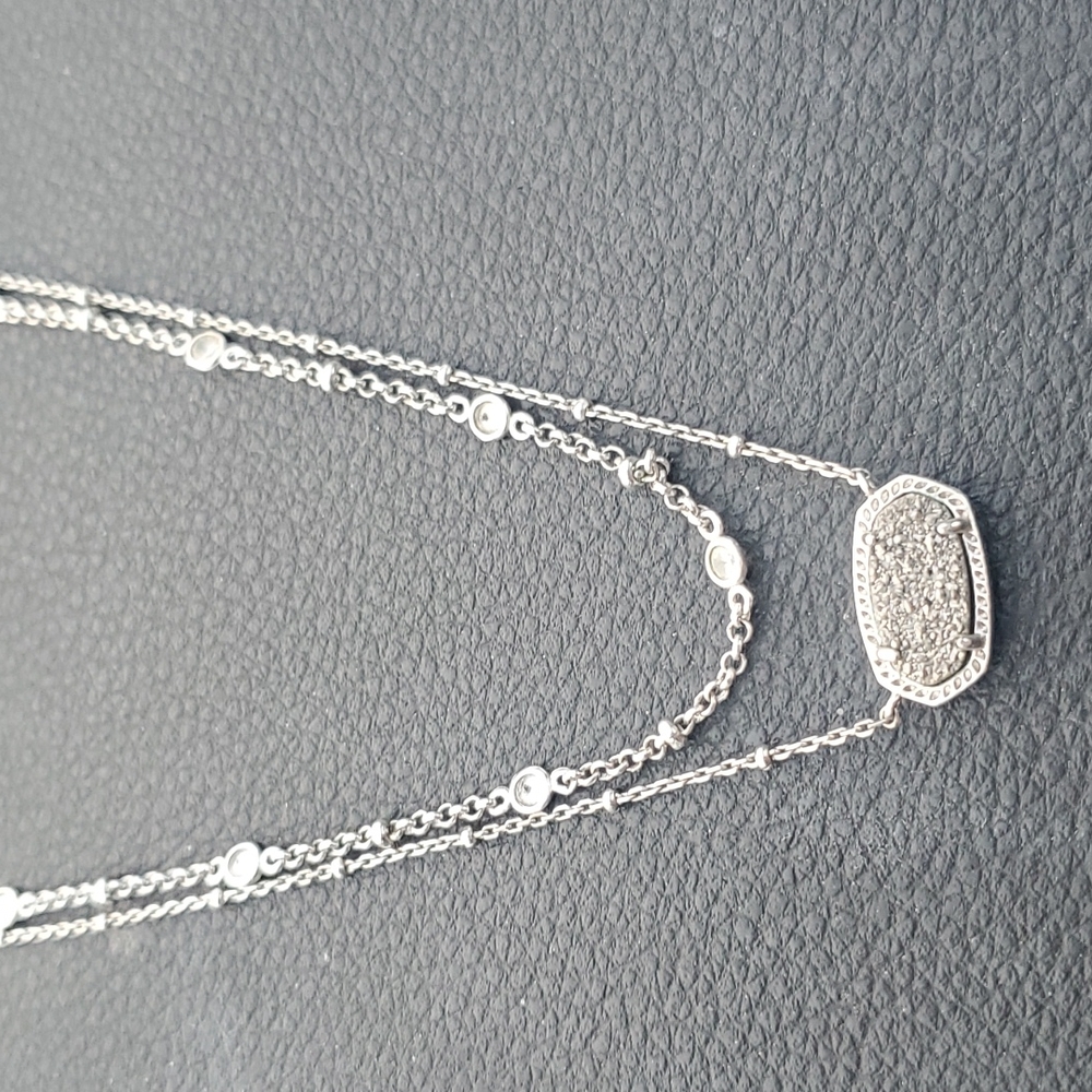 Kendra Scott necklace